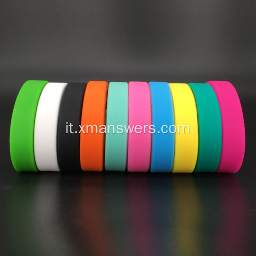 Cinturino in gomma siliconica colorato personalizzato